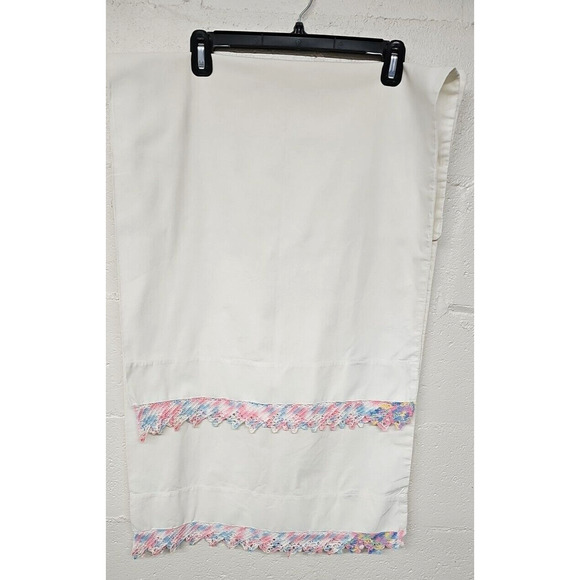 Vintage Pair of Cotton Pillowcases Crocheted Edges Handmade Cottagecore - Picture 1 of 12